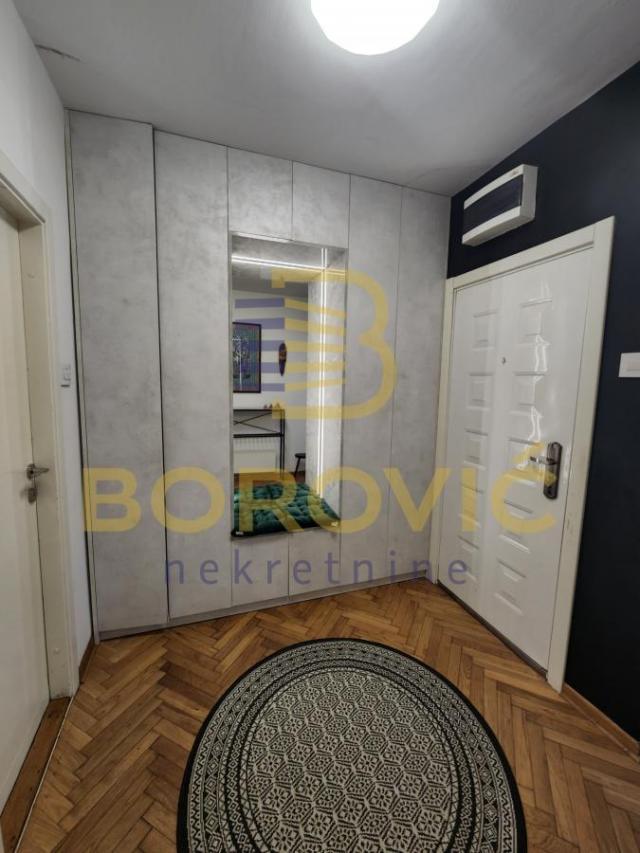 Stara Bežanija-preko puta Lidla, 55m2, lux, namešten