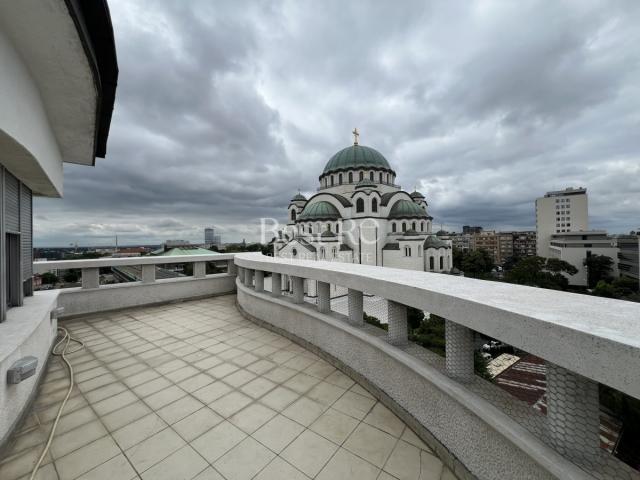 Penthouse sa terasom od 40m2 sa pogledom na Hram
