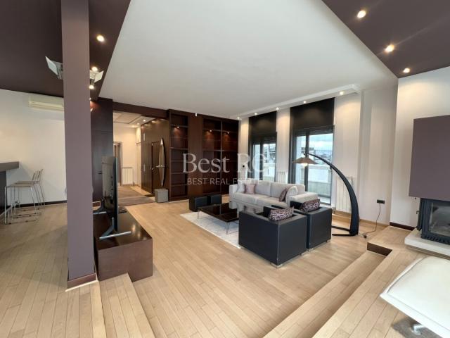 Penthouse sa terasom od 40m2 sa pogledom na Hram