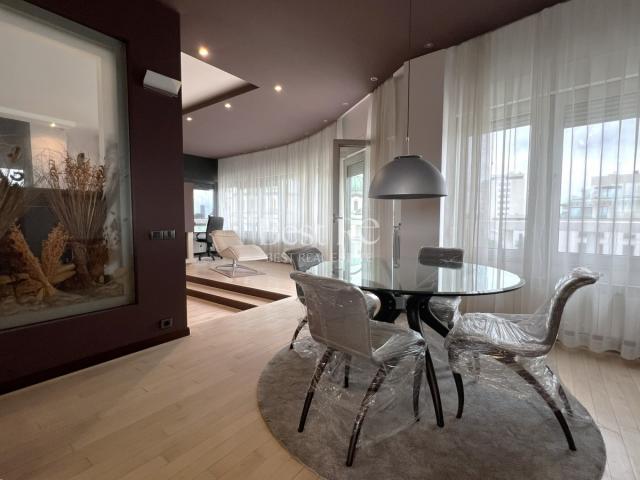 Penthouse sa terasom od 40m2 sa pogledom na Hram