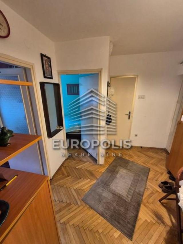 Lep, 2.0, useljiv - Fontana ID#9717