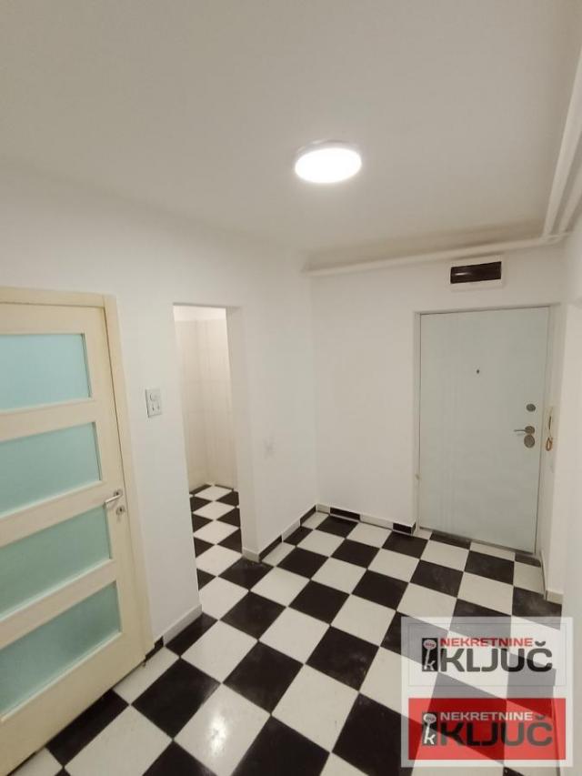 Jednosoban stan u Centru, Novi Sad, 36 m²kod Izvršnog veća