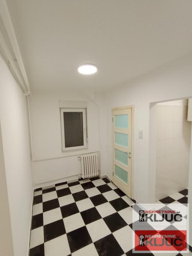 Jednosoban stan u Centru, Novi Sad, 36 m²kod Izvršnog veća