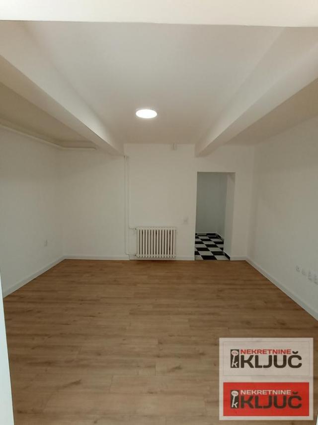 Jednosoban stan u Centru, Novi Sad, 36 m²kod Izvršnog veća