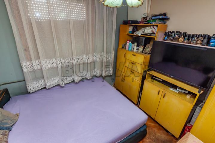 Trosoban, Duvanište, peti sprat, lift