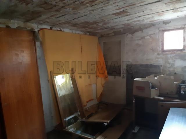 Kuća, Staro groblje