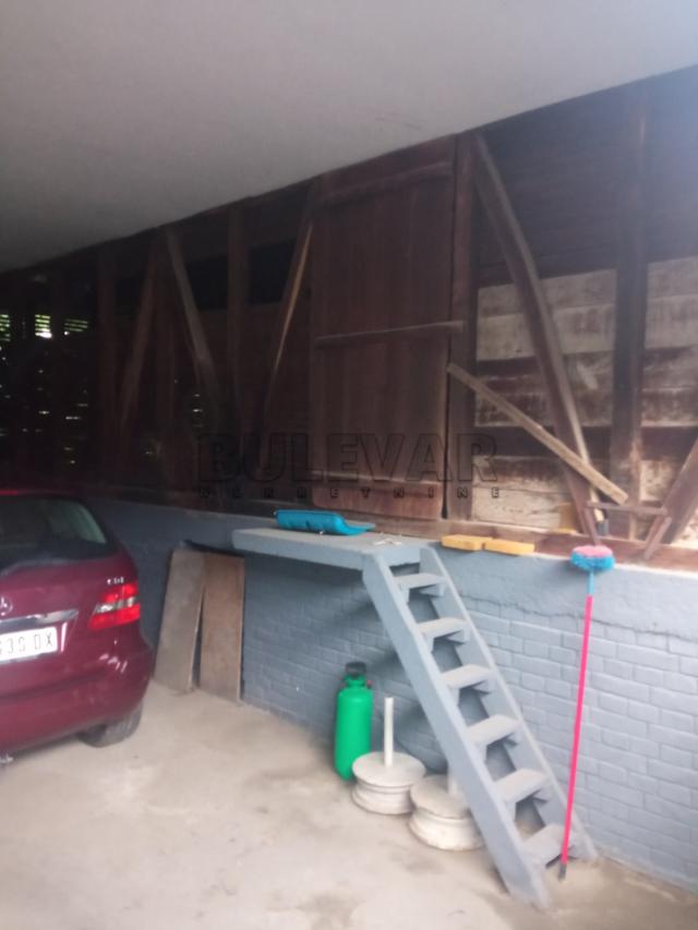 Lux seosko domaćinstvo u selu Markovac, kod Velike Plane, kuća 235 m2, 6 pomoćnih objekata, plac 329