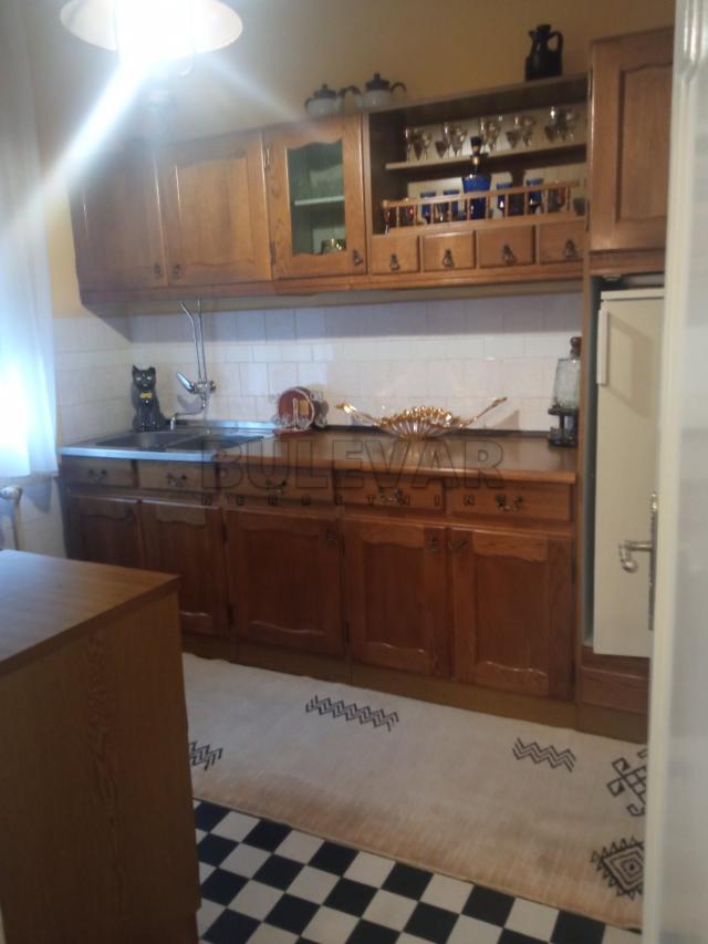 Lux seosko domaćinstvo u selu Markovac, kod Velike Plane, kuća 235 m2, 6 pomoćnih objekata, plac 329