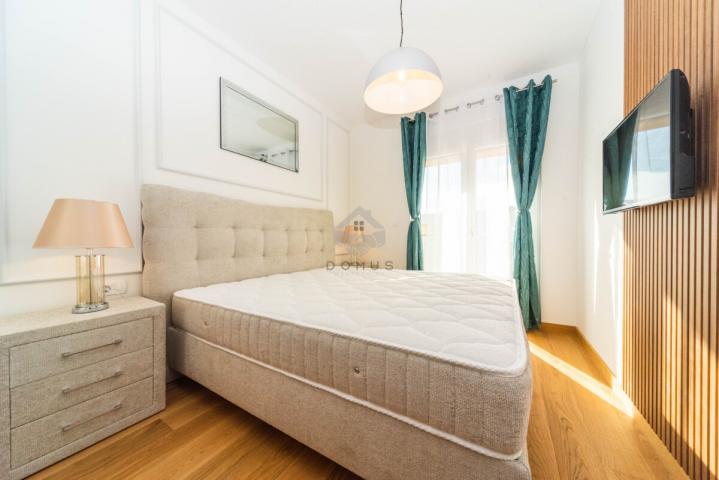 Dvosoban stan 75m2 + garaža, New City - Podgorica