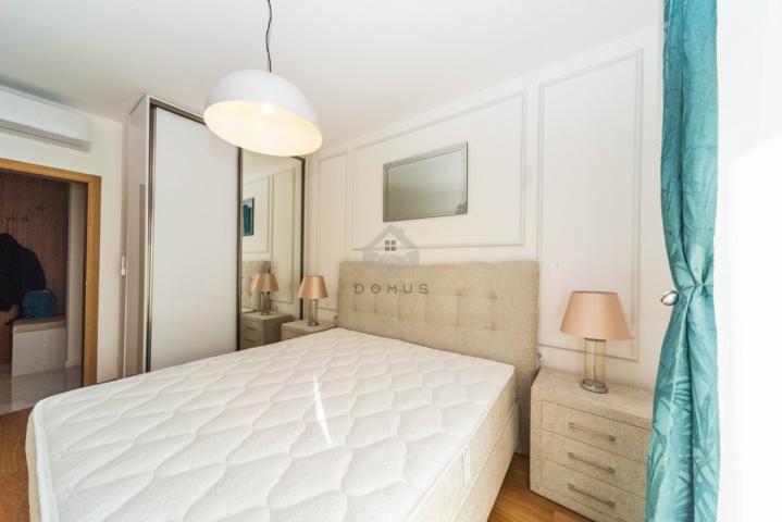 Dvosoban stan 75m2 + garaža, New City - Podgorica