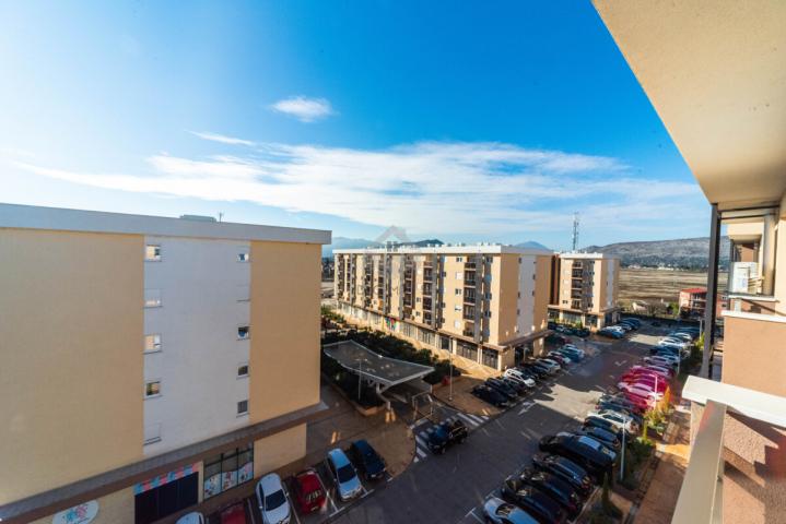 Dvosoban stan 75m2 + garaža, New City - Podgorica