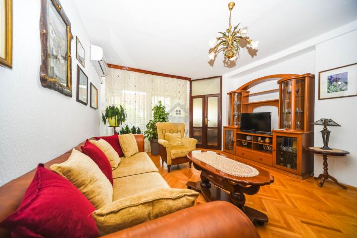 Dvosoban stan 80m2 + ostava 3m2, Zabjelo - Podgorica