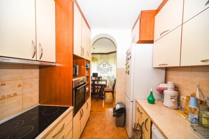 Dvosoban stan 80m2 + ostava 3m2, Zabjelo - Podgorica