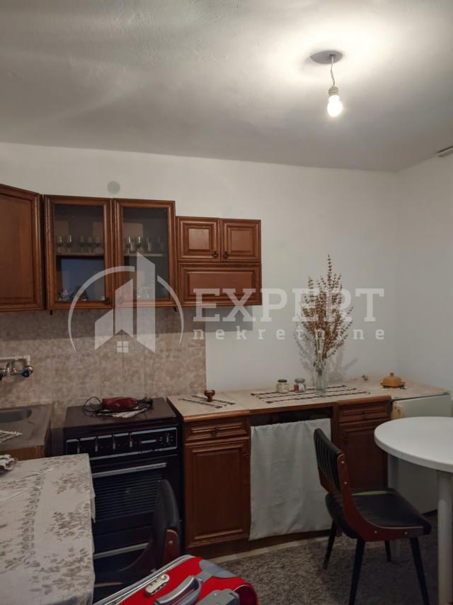 Prolom banja, kuća 200 m2, plac 28.13 ari