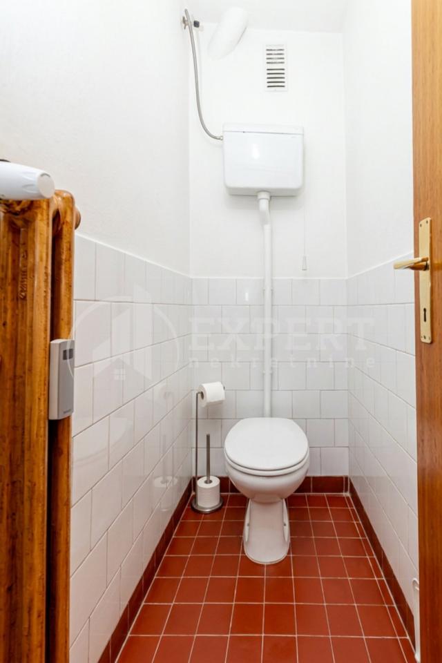 Trosoban stan 82m2, Crveni pevac