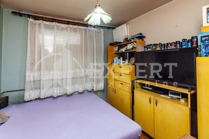 Trosoban, Duvanište, peti sprat, lift