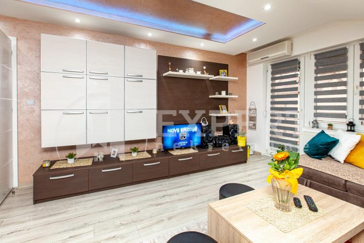 Sprat u kući, 75 m2,  Duvanište