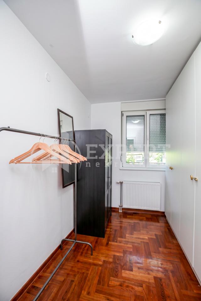 Odličan dvoiposoban stan   u Vagres kompleksu kod Pivare,  58m2, 3. sprat