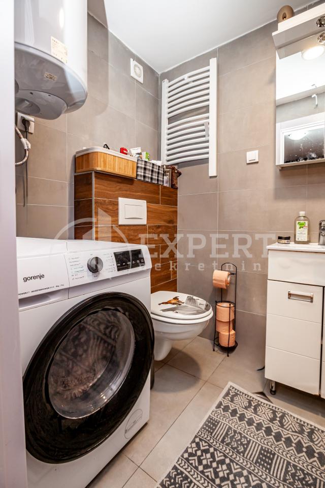 Odličan dvoiposoban stan   u Vagres kompleksu kod Pivare,  58m2, 3. sprat