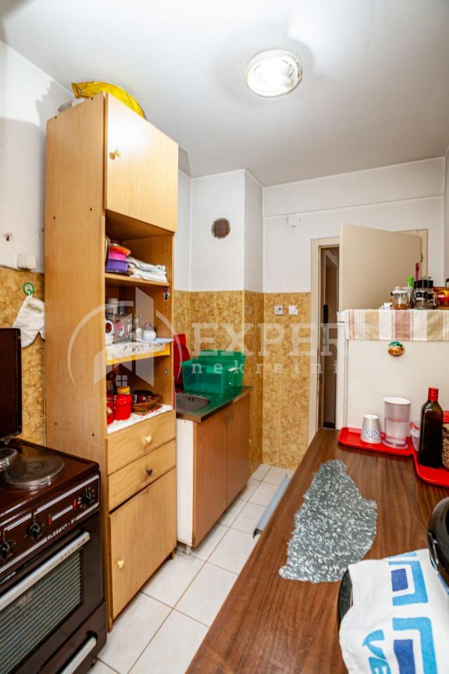 Dvosoban  stan  kod  Doma zdravlja, I  sprat, lift, 54 m2