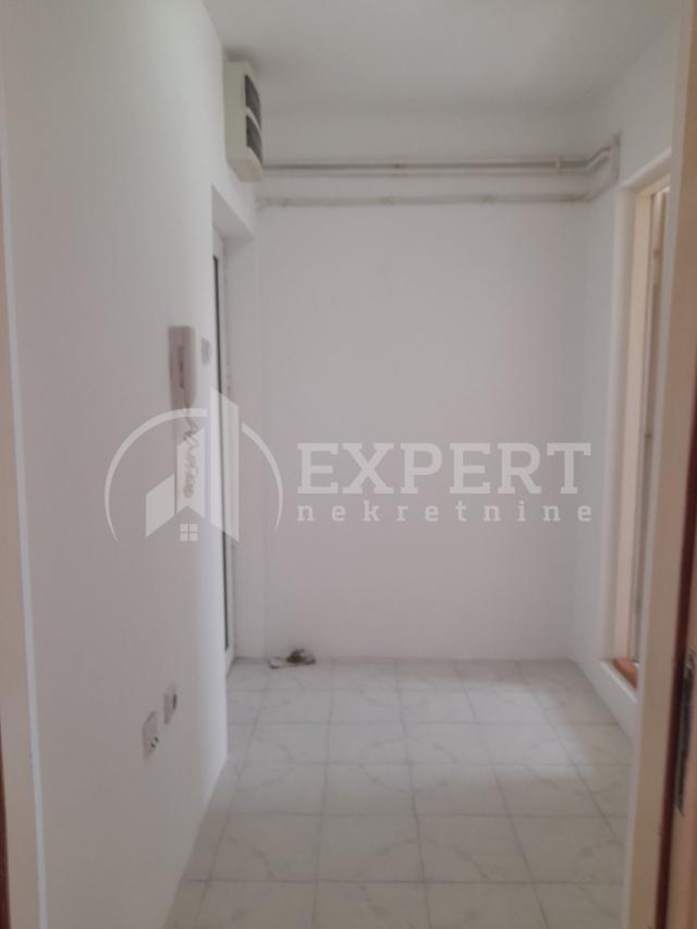 Jednoiposoban stan kod TC Delta, 35m2