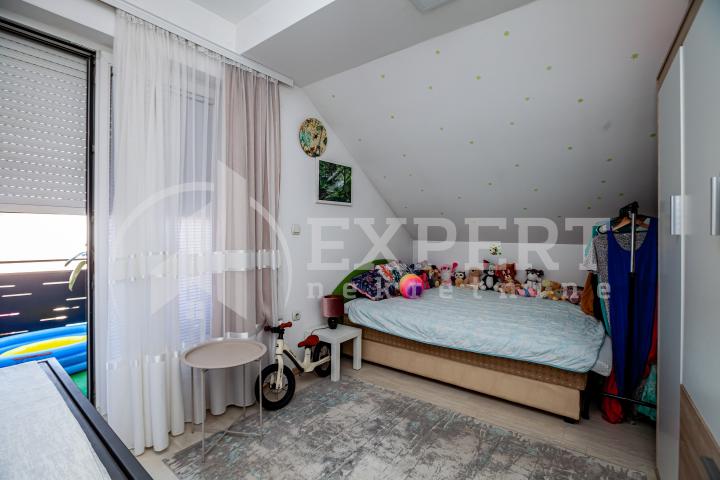 Na prodaju trosoban stan, uknjižene površine 73m2