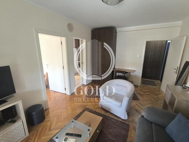 Izdaje se 2.0 stan:Novi Sad-Grbavica, , 400eur, parking, mali ljubimci ID#12382