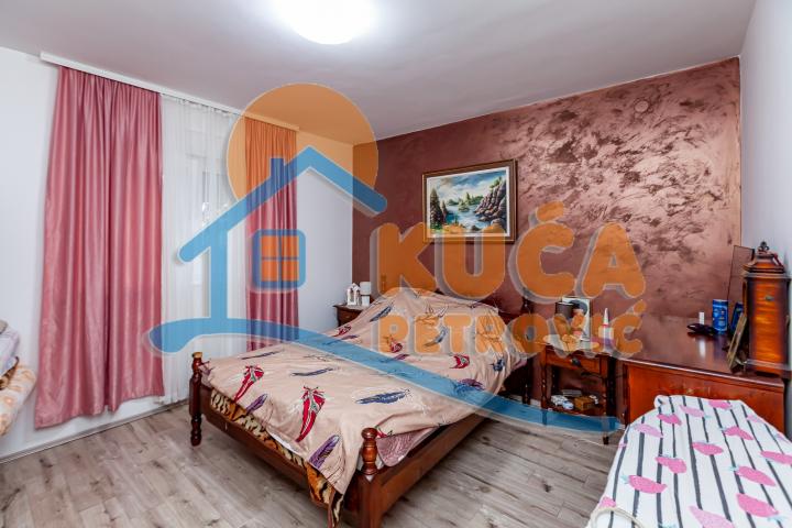 Luksuzna porodična kuća, 290m2, Ledena Stena