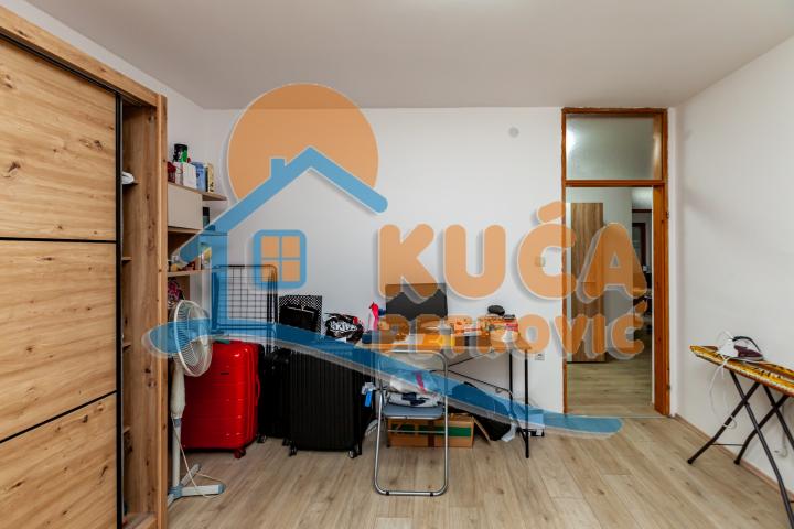 Luksuzna porodična kuća, 290m2, Ledena Stena