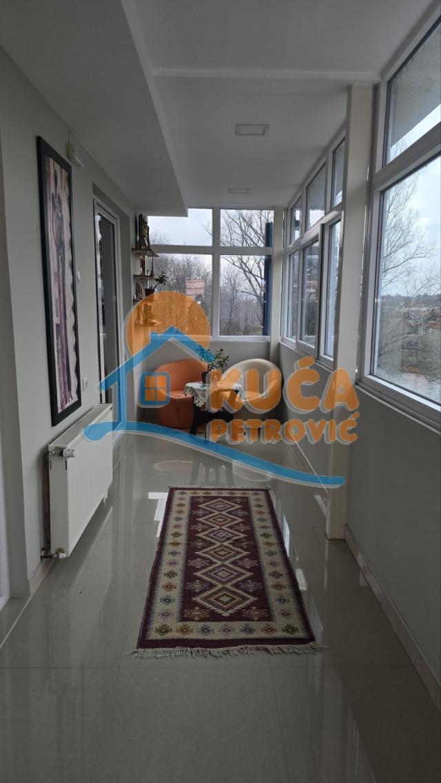 Izdaje se kuća u naselju Prosek, 75m2