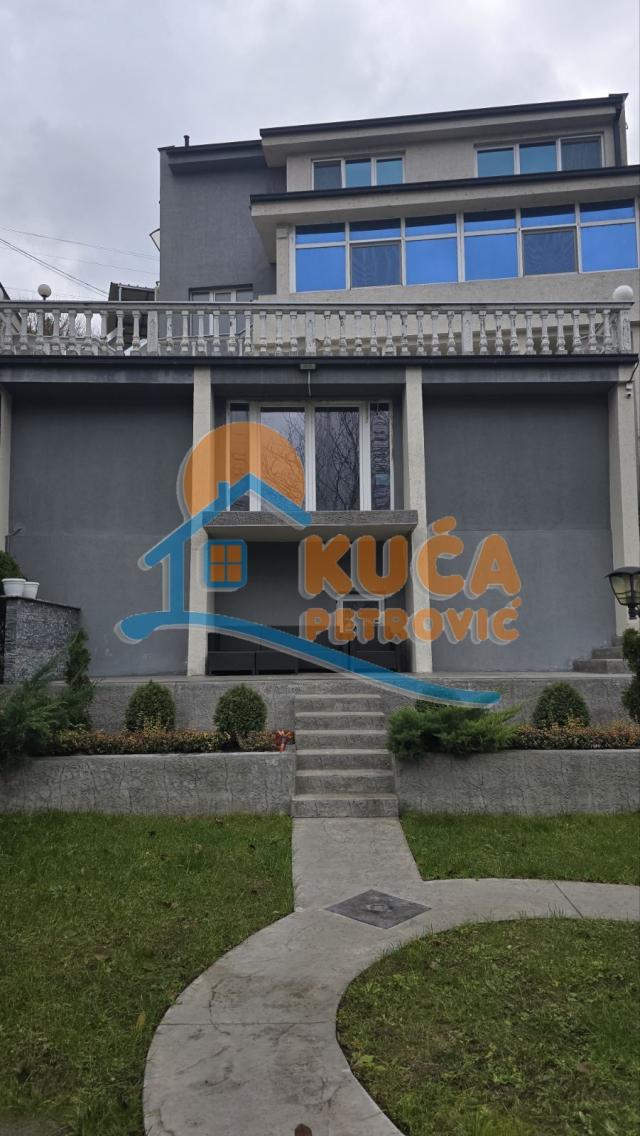 Izdaje se kuća u naselju Prosek, 75m2