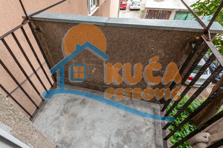 Dvosoban stan u Dušanovoj, 51m2