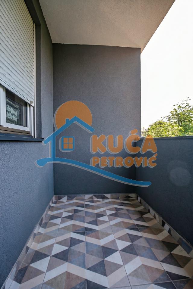 Odličan dvoiposoban stan   u Vagres kompleksu kod Pivare,  58m2, 3. sprat
