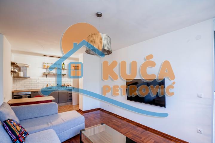 Odličan dvoiposoban stan   u Vagres kompleksu kod Pivare,  58m2, 3. sprat