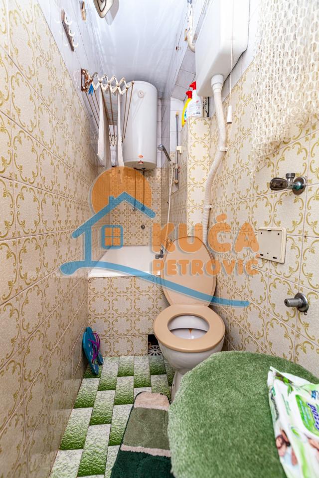 3.0. centar, stan u kući, 80m2