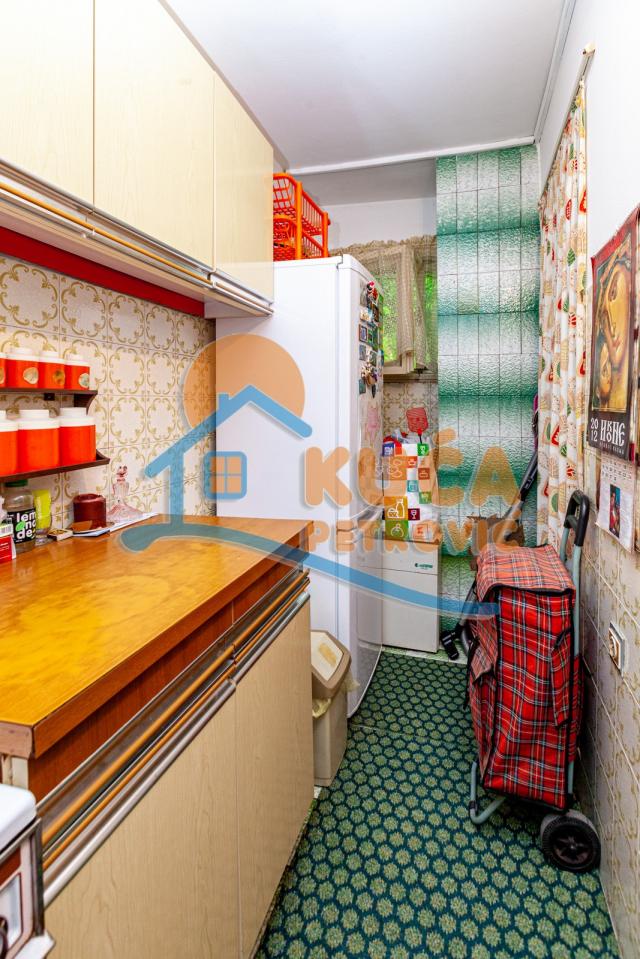 3.0. centar, stan u kući, 80m2