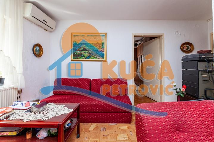 3.0. centar, stan u kući, 80m2
