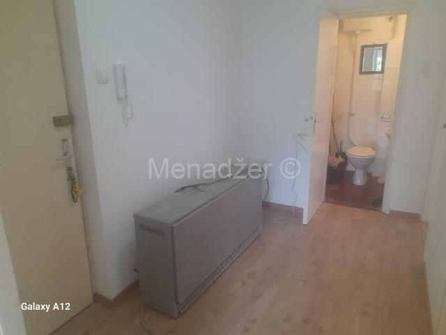 Sremčica, 1.5 50m2, bez lifta 3/3, lođa, uknjižen