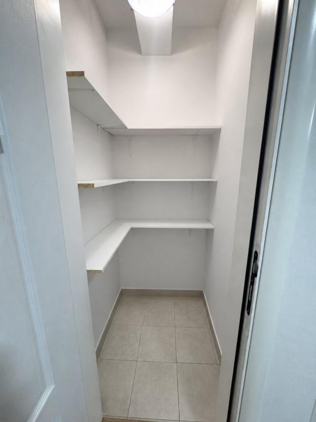 Nova Detelinara - uknjižen - I sprat -41m2