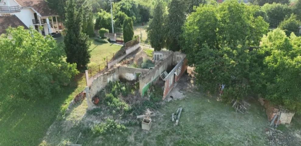 Plac Krcedin, put Janda 7700m2+materijal za izgradnju