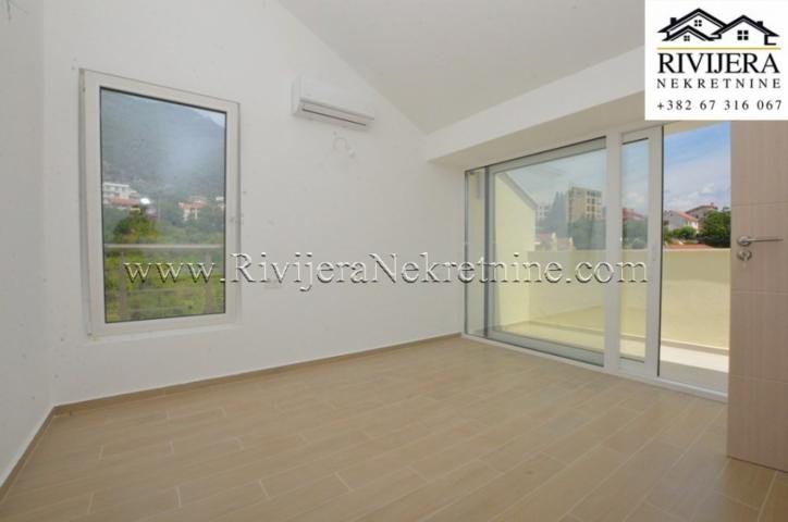 Nov trosoban stan sa garazom u blizini mora Djenovic