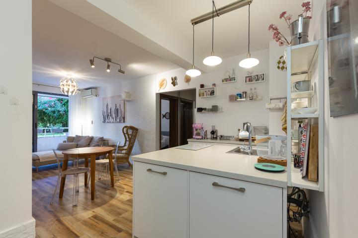 Elegant two-bedroom apartment in Pržno – 57 m²