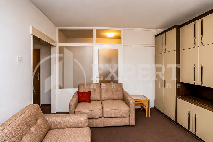Dvosoban stan u Duvaništu, 7. sprat, lift, Cg