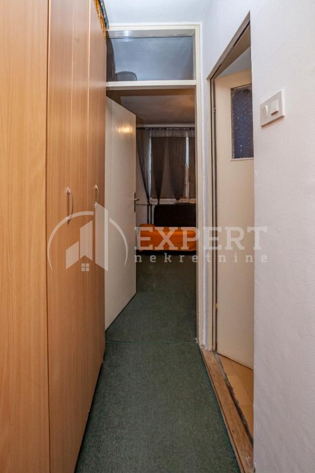 Dvosoban stan u Duvaništu, 7. sprat, lift, Cg