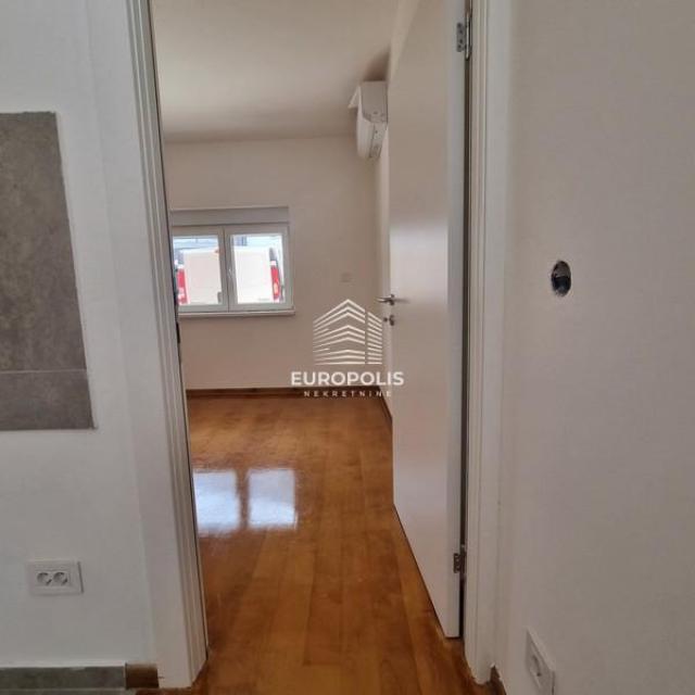 Funkcionalan i kvalitetno projektovan 2.5 stan ID#9744
