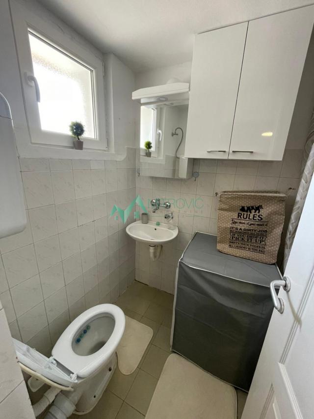 Izdavanje, Stan, 30m2 , Centar