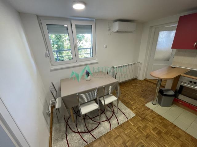 Izdavanje, Stan, 30m2 , Centar