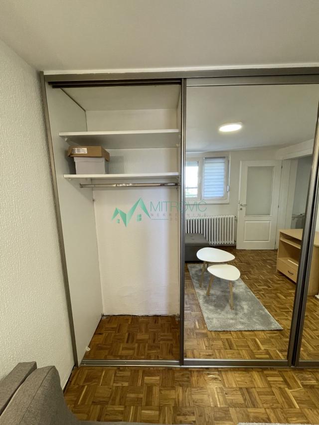 Izdavanje, Stan, 30m2 , Centar