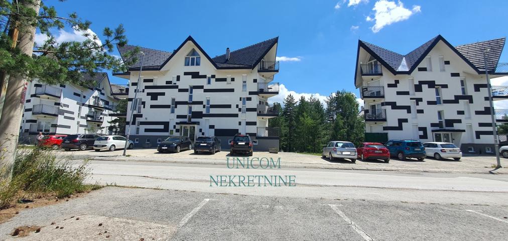 2.0  42m2+4m2 ostava + parking mesto - Divčibare