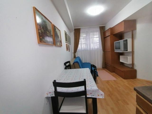 Namešten jednoiposoban stan 30m2 u vili na Telepu - Cvećarska